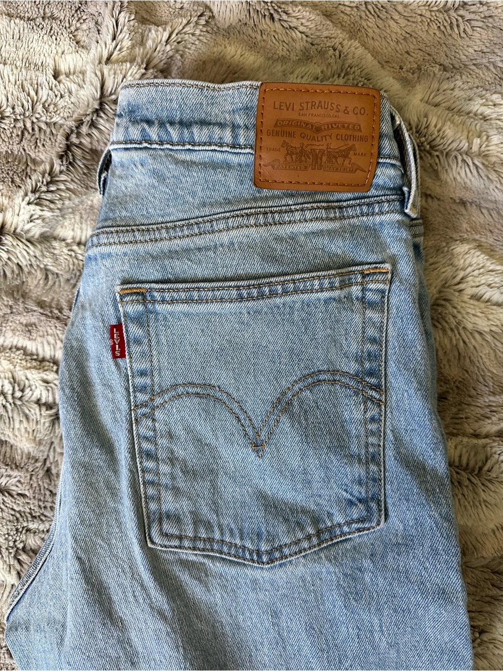 Levi's Premium Size 29 Wedgie Fit Jeans. Light Wash High-Rise Straight Leg